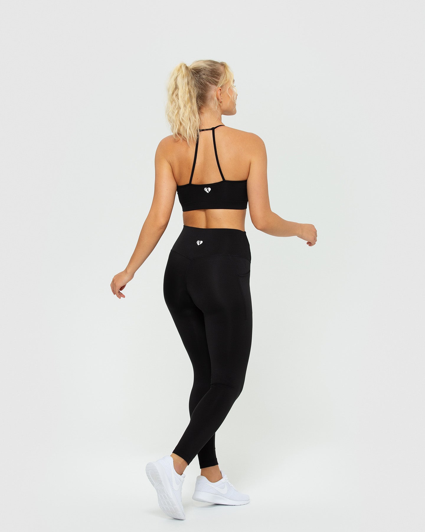 Essential Leggings with Pockets | Black