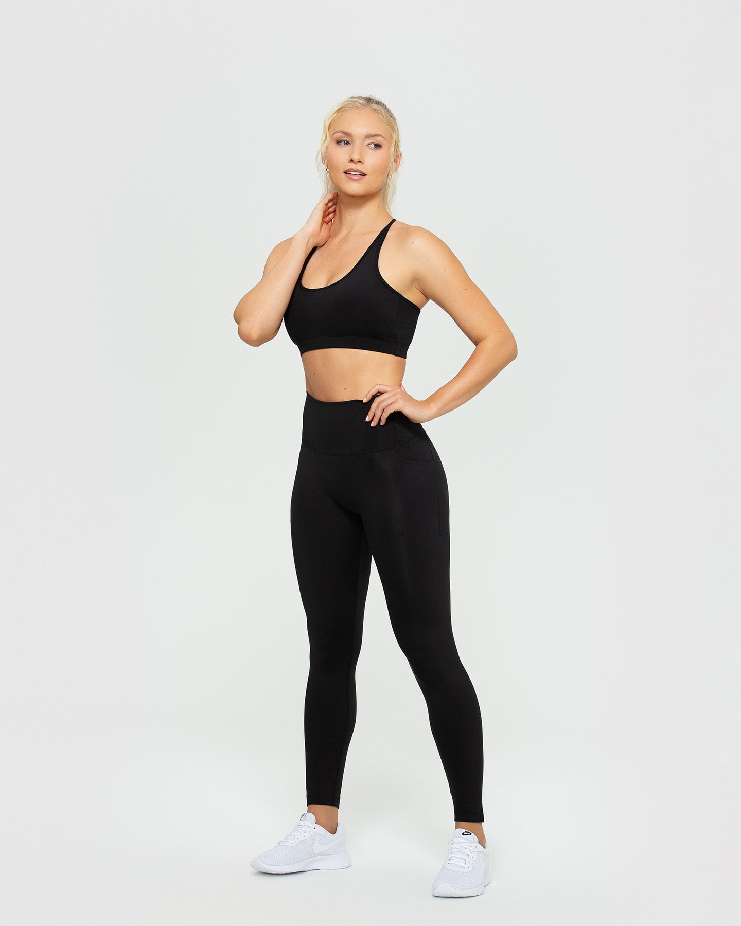 Essential Leggings with Pockets | Black